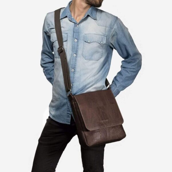 Vegan Leather Messenger Bag Medium - Image 2