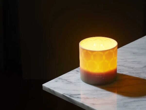 Pagua Bay Luxury Beeswax Candle by Isle De Nature - Image 2